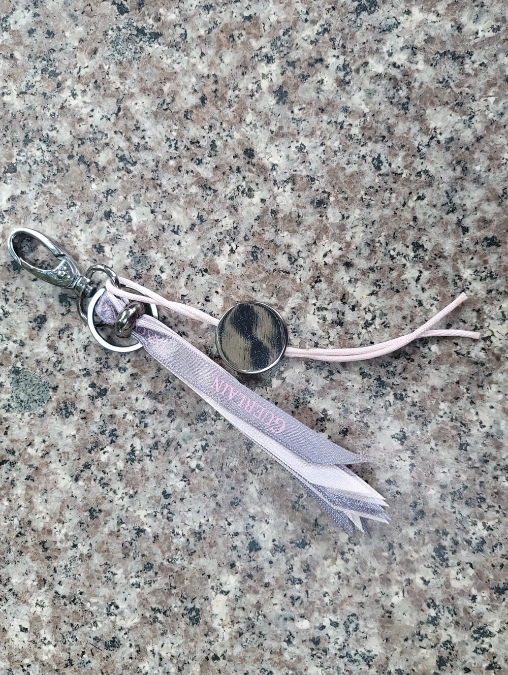 Guerlain keychain ring - Picture 5 of 5